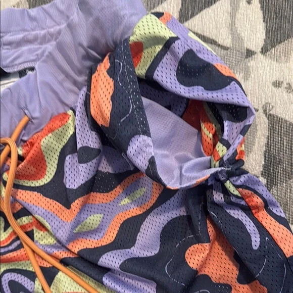 Fabletics Multicolor Abstract Athletic Shorts - Picture 4 of 5